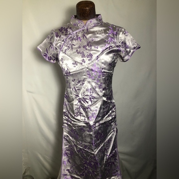 Womens Oriental Dress. Silver And Purple. Size 17” Pit To Pit. Small - Picture 1 of 9